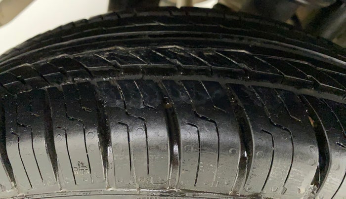 2017 Maruti Alto 800 LXI, Petrol, Manual, 1,13,818 km, Right Rear Tyre Tread