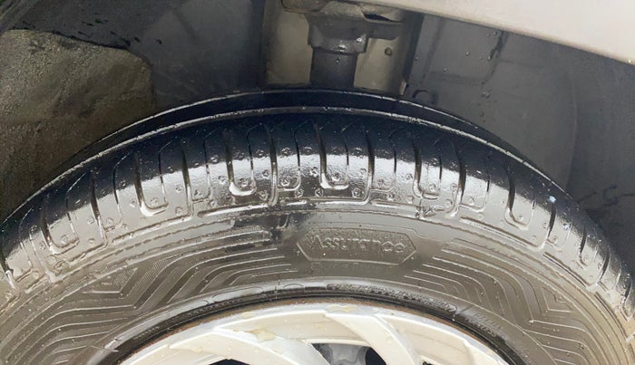 2017 Renault Kwid RXT 1.0, Petrol, Manual, 79,788 km, Right Front Tyre Tread