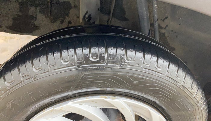 2017 Renault Kwid RXT 1.0, Petrol, Manual, 79,788 km, Right Rear Tyre Tread