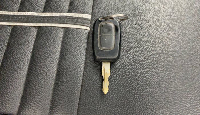 2017 Renault Kwid RXT 1.0, Petrol, Manual, 79,788 km, Key Close Up