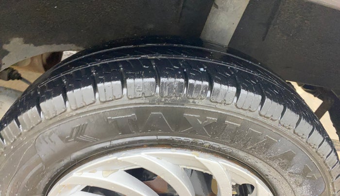 2017 Renault Kwid RXT 1.0, Petrol, Manual, 79,788 km, Left Rear Tyre Tread