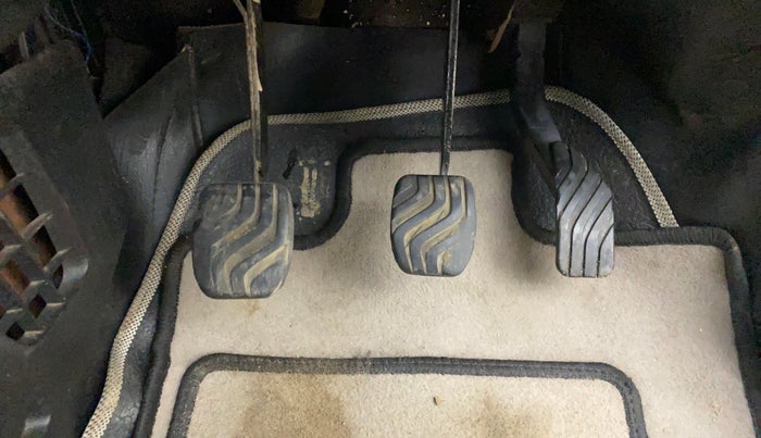 2017 Renault Kwid RXT 1.0, Petrol, Manual, 79,788 km, Pedals