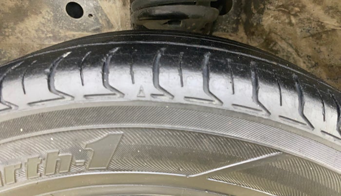 2015 Maruti Wagon R Stingray VXI, Petrol, Manual, 70,777 km, Left Front Tyre Tread