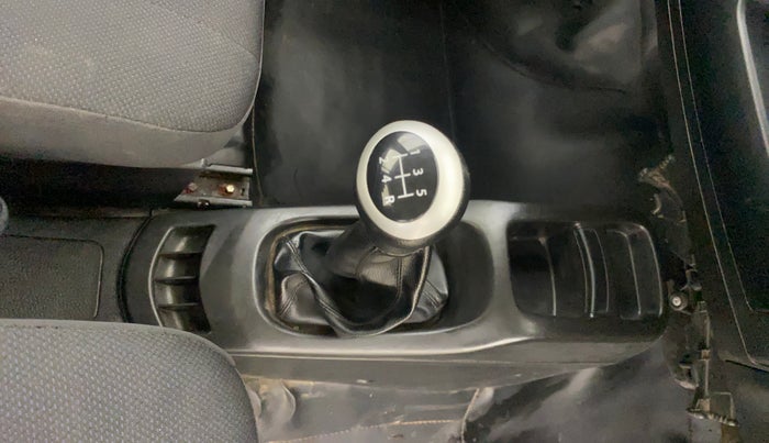 2015 Maruti Wagon R Stingray VXI, Petrol, Manual, 70,777 km, Gear Lever