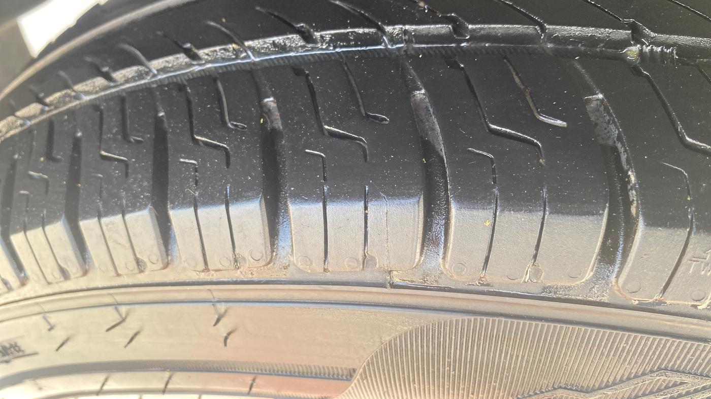 2022 Maruti Dzire VXI CNG, CNG, Manual, 92,558 km, Right Rear Tyre Tread