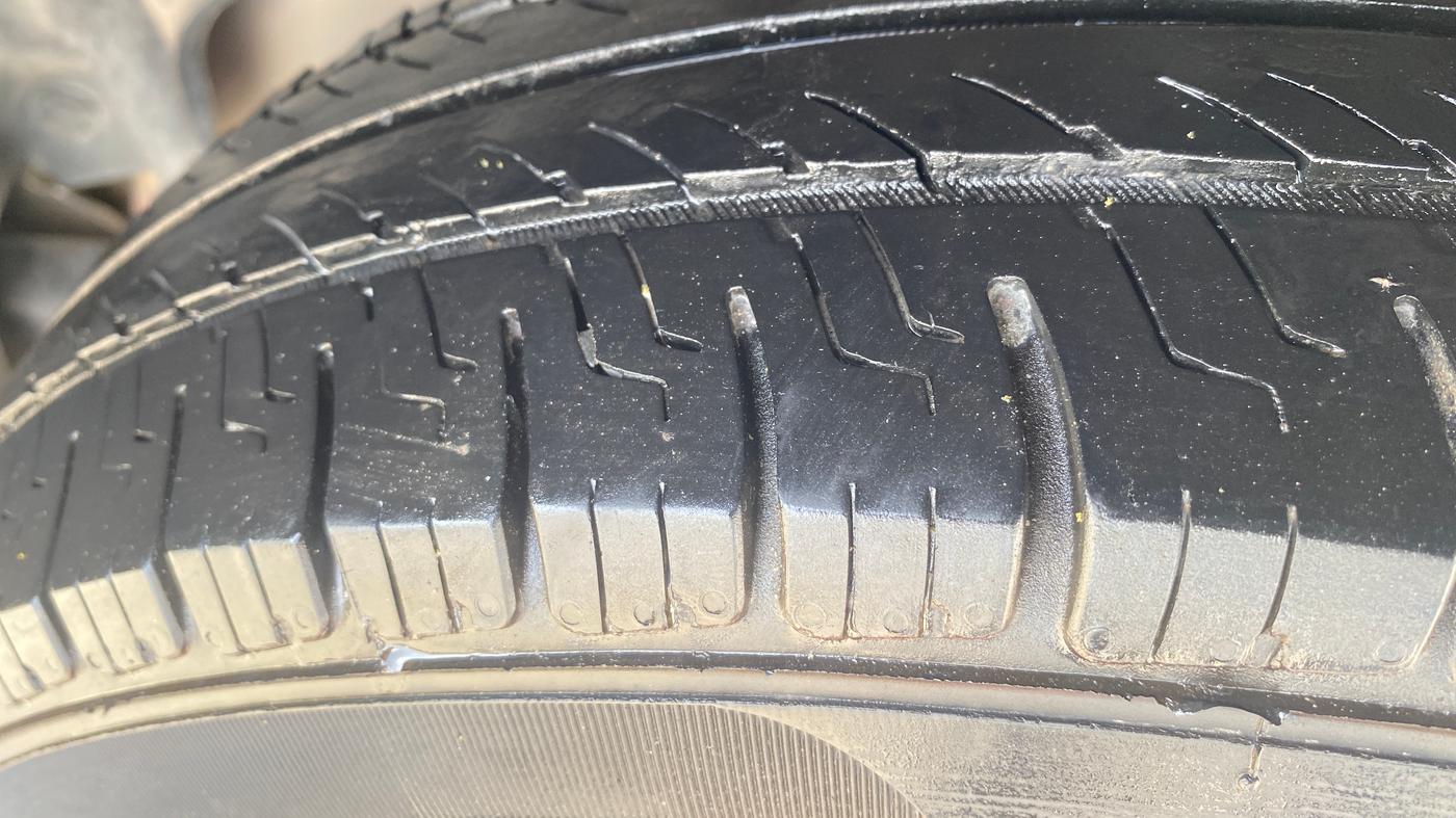 2022 Maruti Dzire VXI CNG, CNG, Manual, 92,558 km, Left Rear Tyre Tread