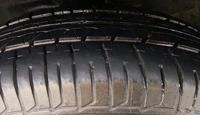 2012 Maruti Wagon R 1.0 LXI CNG, CNG, Manual, 93,692 km, Left Front Tyre Tread