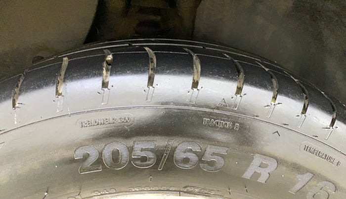 2016 Hyundai Creta SX PLUS 1.6 PETROL, Petrol, Manual, 73,582 km, Right Rear Tyre Tread