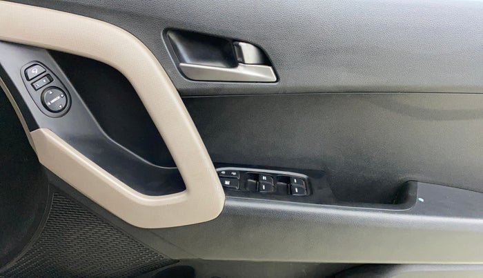 2016 Hyundai Creta SX PLUS 1.6 PETROL, Petrol, Manual, 73,582 km, Driver Side Door Panels Control