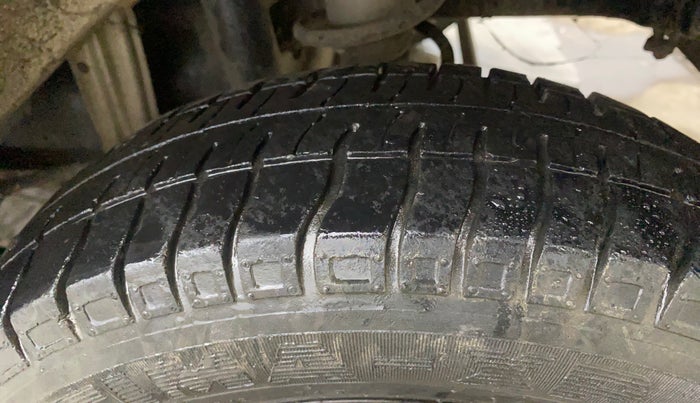 2015 Maruti Alto 800 LXI, Petrol, Manual, 61,598 km, Left Rear Tyre Tread