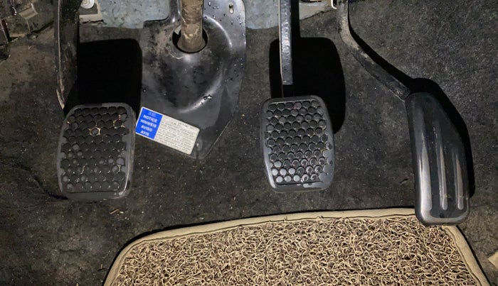 2015 Maruti Alto 800 LXI, Petrol, Manual, 61,598 km, Pedals