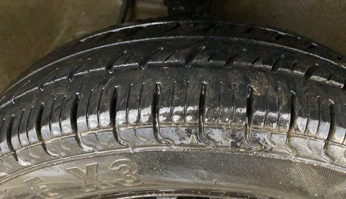 2015 Maruti Alto 800 LXI, Petrol, Manual, 61,598 km, Right Front Tyre Tread
