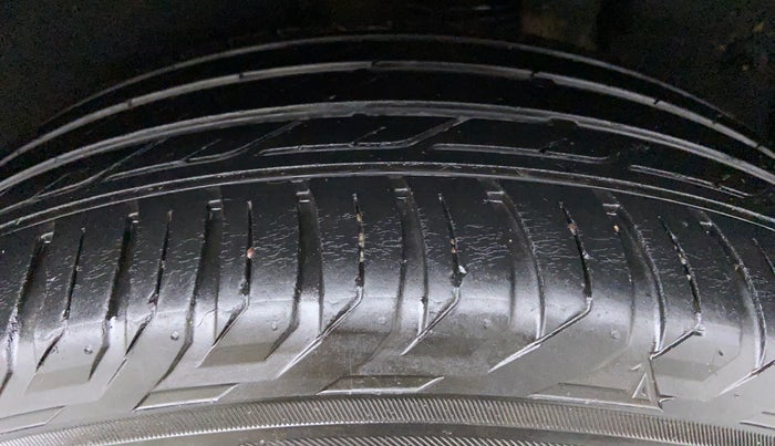 2017 Hyundai Tucson 2WD AT GLS DIESEL, Diesel, Automatic, 64,801 km, Left Rear Tyre Tread