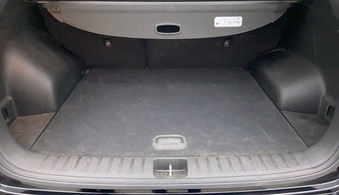 2017 Hyundai Tucson 2WD AT GLS DIESEL, Diesel, Automatic, 64,801 km, Boot Inside