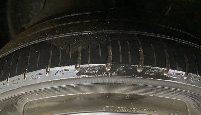 2024 Hyundai AURA SX 1.2 CNG, CNG, Manual, 7,796 km, Left Front Tyre Tread