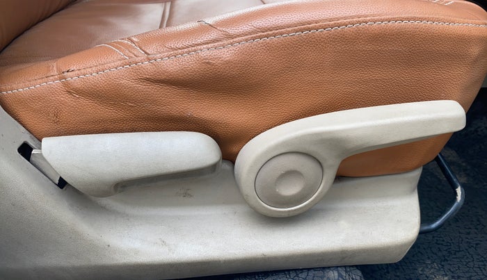 2018 Maruti Ciaz DELTA 1.4 MT PETROL, Petrol, Manual, 1,04,006 km, Driver Side Adjustment Panel