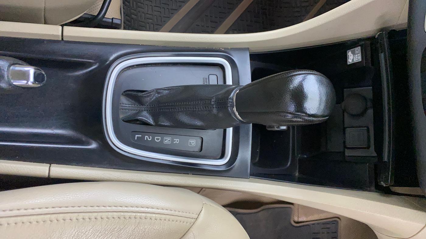 2019 Maruti Ciaz ALPHA  AT 1.5 SHVS PETROL, Petrol, Automatic, 69,728 km, Gear Lever