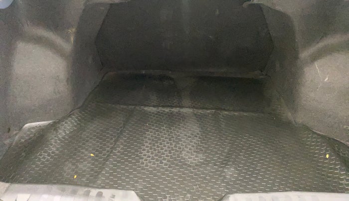 2019 Maruti Ciaz ALPHA  AT 1.5 SHVS PETROL, Petrol, Automatic, 69,792 km, Boot Inside