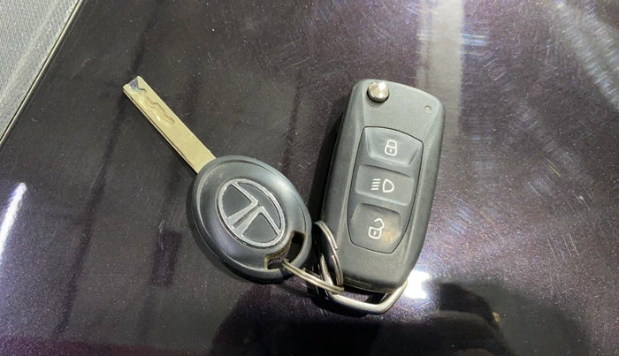 2022 Tata Tiago XZ PLUS PETROL, Petrol, Manual, 39,856 km, Key Close Up