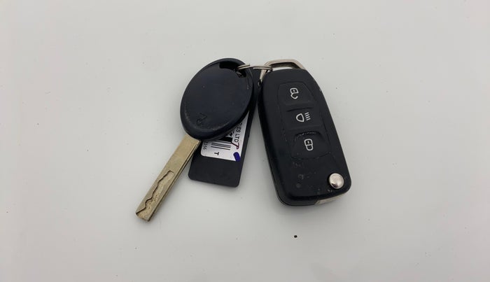 2023 Tata Tiago XT (O) PETROL, CNG, Manual, 44,923 km, Key Close Up