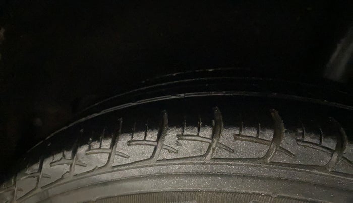 2017 Maruti Baleno DELTA PETROL 1.2, Petrol, Manual, 87,161 km, Left Rear Tyre Tread