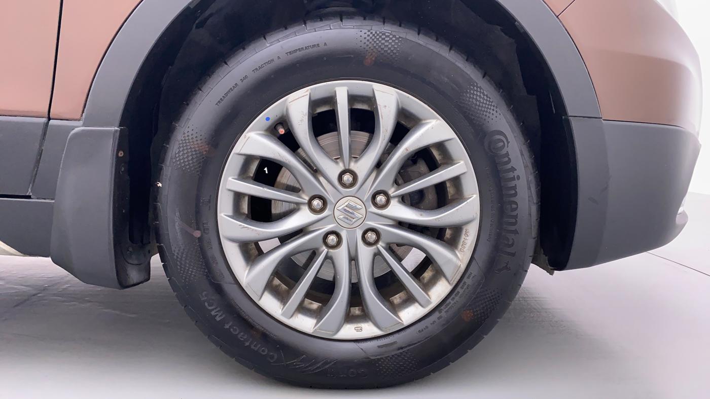2017 Maruti S Cross ZETA 1.3, Diesel, Manual, 70,149 km, Right Front Wheel