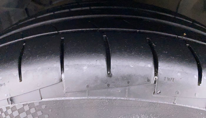 2017 Maruti S Cross ZETA 1.3, Diesel, Manual, 70,149 km, Left Front Tyre Tread