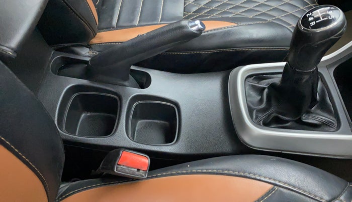 2017 Maruti S Cross ZETA 1.3, Diesel, Manual, 70,149 km, Gear Lever