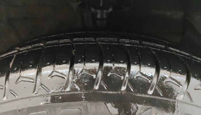 2019 Hyundai NEW SANTRO SPORTZ CNG, CNG, Manual, 65,041 km, Right Front Tyre Tread