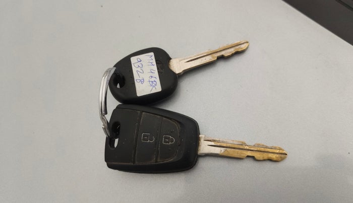 2019 Hyundai NEW SANTRO SPORTZ CNG, CNG, Manual, 65,041 km, Key Close Up