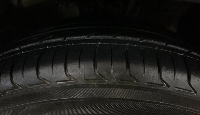 2022 Hyundai Creta E 1.5 DIESEL, Diesel, Manual, 69,838 km, Right Front Tyre Tread
