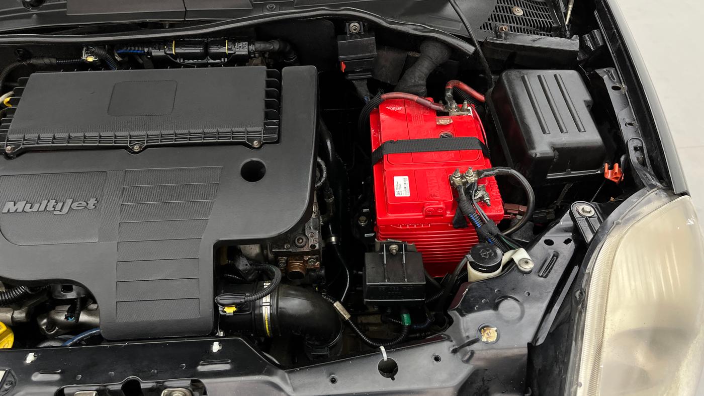 2013 Fiat Grand Punto EMOTION PACK 1.3 90 HP, Diesel, Manual, 1,02,410 km, Engine View - Left