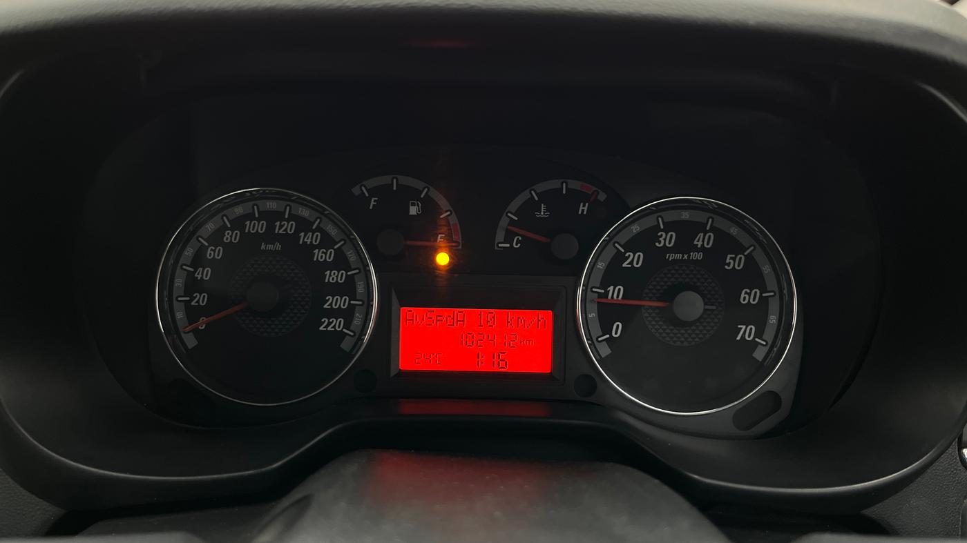 2013 Fiat Grand Punto EMOTION PACK 1.3 90 HP, Diesel, Manual, 1,02,410 km, Odometer Image