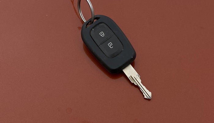 2016 Renault Duster 85 PS RXL DIESEL, Diesel, Manual, 1,29,567 km, Key Close Up