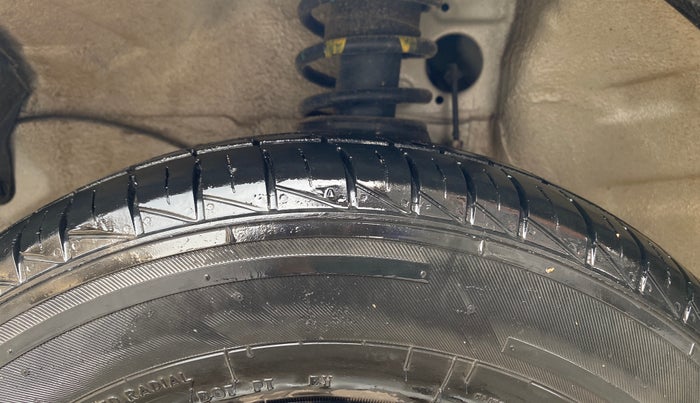 2021 Maruti Alto VXI, Petrol, Manual, 2,993 km, Left Front Tyre Tread