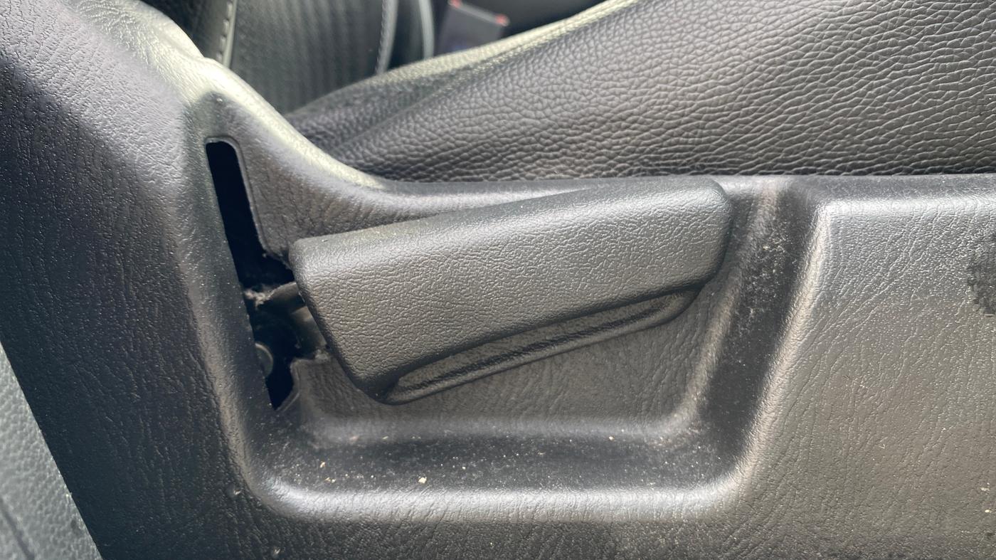 2021 Maruti Alto VXI, Petrol, Manual, 2,993 km, Driver Side Adjustment Panel