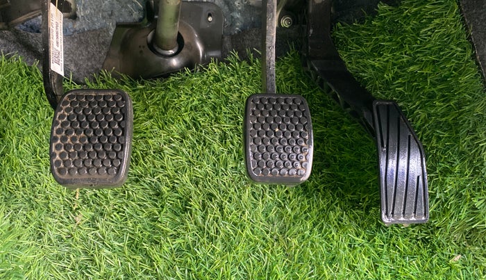 2021 Maruti Alto VXI, Petrol, Manual, 2,993 km, Pedals