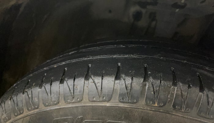 2019 Honda Amaze 1.2L I-VTEC VX, Petrol, Manual, 87,979 km, Right Front Tyre Tread