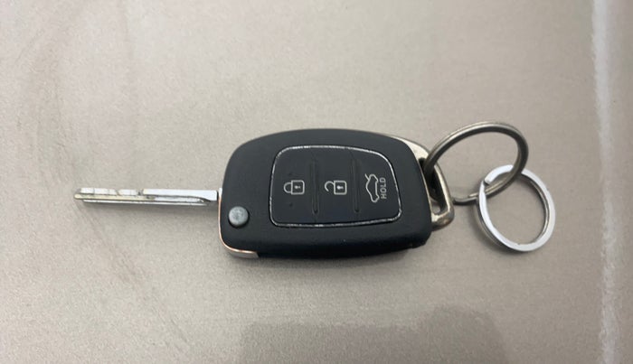 2013 Hyundai i20 MAGNA (O) 1.2, Petrol, Manual, 1,01,648 km, Key Close Up