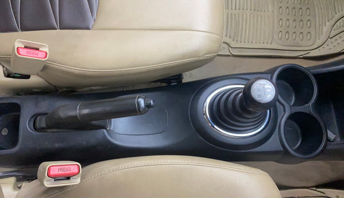 2014 Honda Amaze 1.5L I-DTEC S, Diesel, Manual, 1,19,244 km, Gear Lever