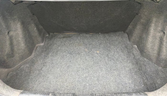 2014 Honda Amaze 1.5L I-DTEC S, Diesel, Manual, 1,19,244 km, Boot Inside