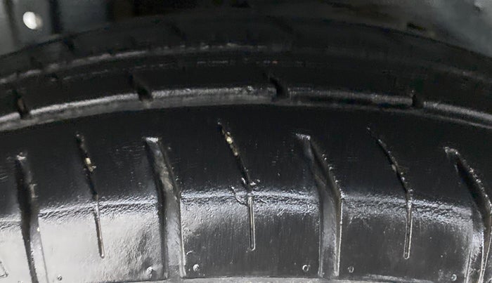 2010 Maruti A Star VXI, Petrol, Manual, 21,746 km, Right Rear Tyre Tread