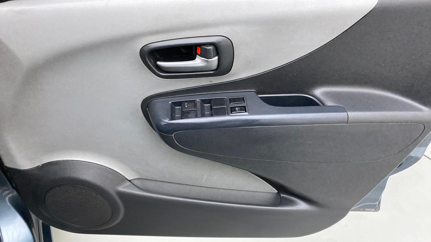 2010 Maruti A Star VXI, Petrol, Manual, 21,746 km, Driver Side Door Panels Control