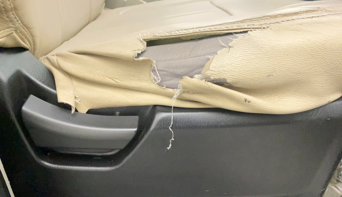 2019 Mahindra Scorpio S5, Diesel, Manual, 68,797 km, Driver Side Adjustment Panel