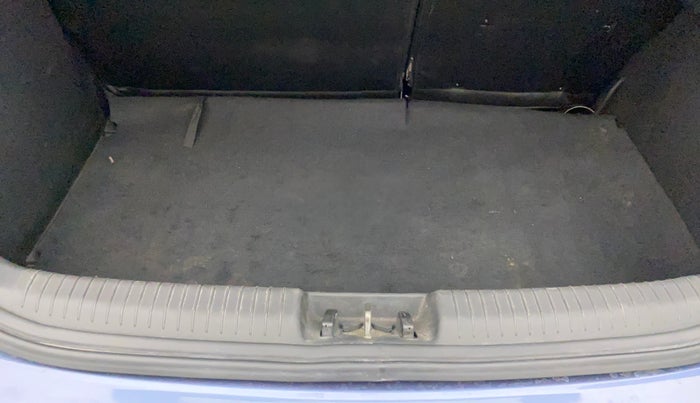 2013 Hyundai i20 SPORTZ 1.4 CRDI, Diesel, Manual, 88,211 km, Boot Inside