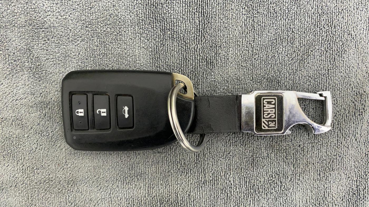 2020 Toyota YARIS G MT, Petrol, Manual, 41,032 km, Key Close Up