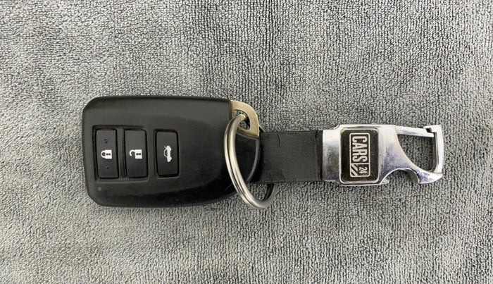 2020 Toyota YARIS G MT, Petrol, Manual, 41,032 km, Key Close Up