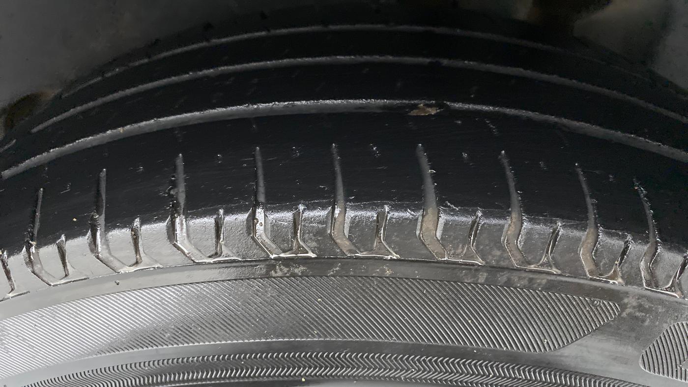 2020 Maruti Dzire VXI, Petrol, Manual, 32,789 km, Left Rear Tyre Tread