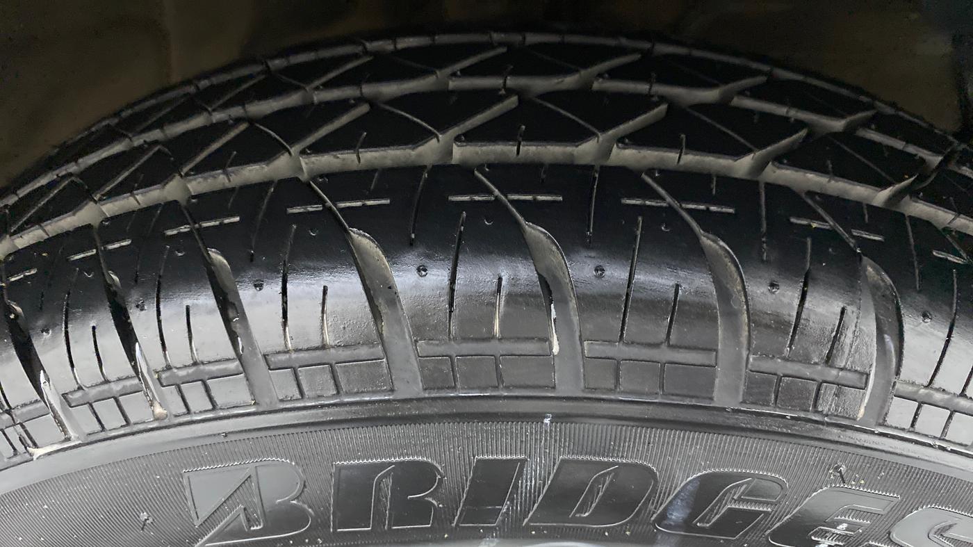 2020 Maruti Dzire VXI, Petrol, Manual, 32,789 km, Right Front Tyre Tread
