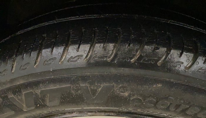 2020 Maruti Baleno DELTA PETROL 1.2, Petrol, Manual, 37,755 km, Left Front Tyre Tread